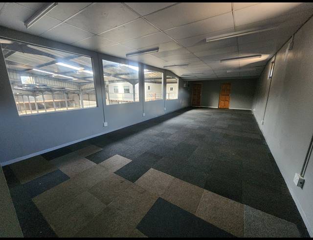 1,800M² WAREHOUSE TO LET IN WADEVILLE